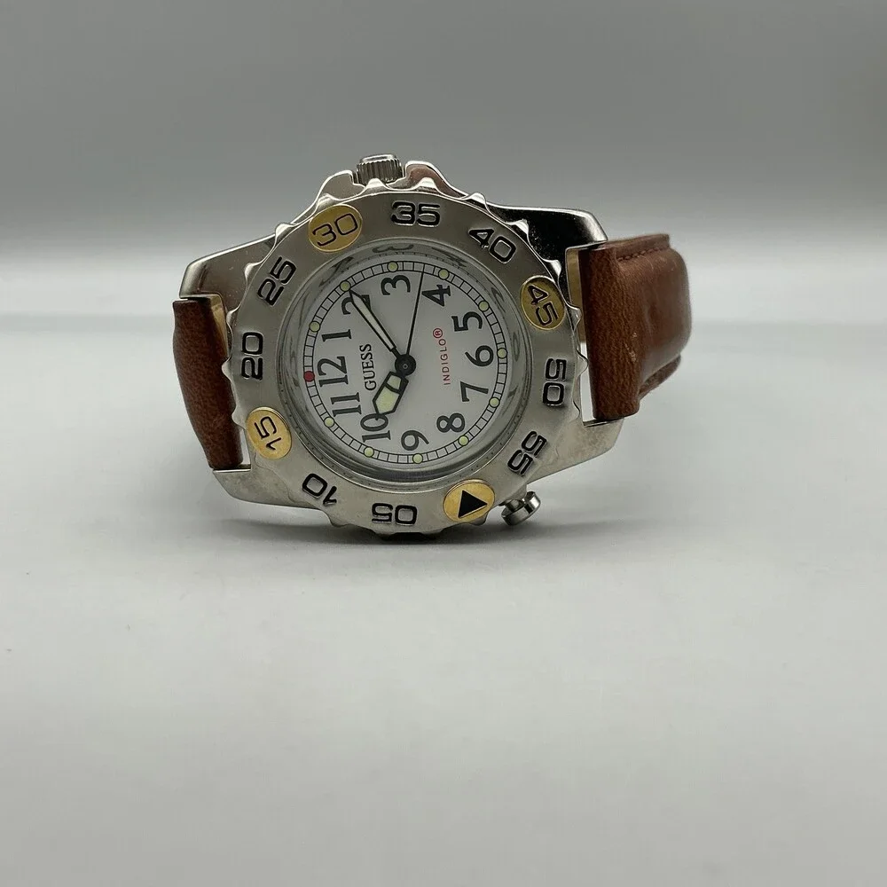 Vintage Guess Mens Watch 37mm Silver Tone Leather Indiglo Backlight New Battery